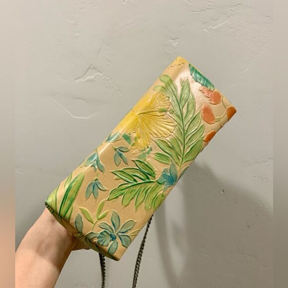 Handmade Genuine Leather Floral Embossed Wooden Handle Kisslock Bag/Crossbody - Picture 10 of 13